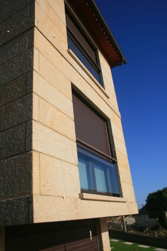 Vivienda construida con piedra país (10)