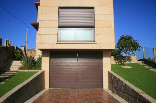 Vivienda construida con piedra país (11)