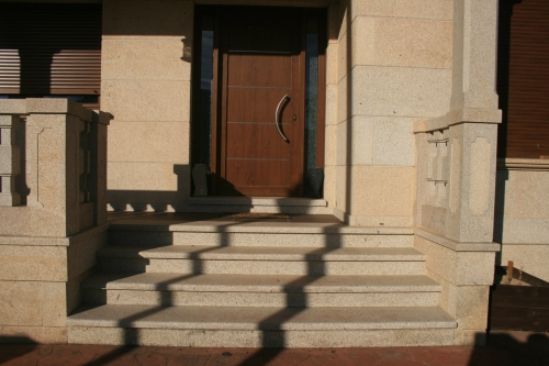 Vivienda construida con piedra país (13)