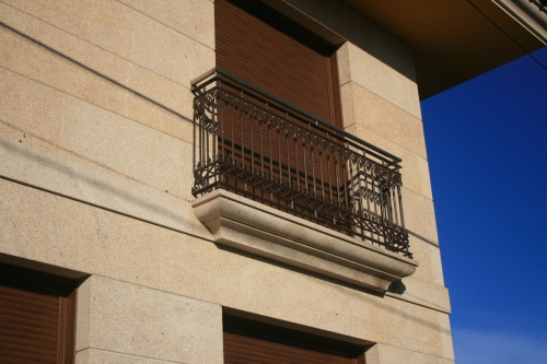 Vivienda construida con piedra país (15)