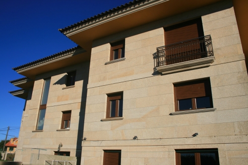 Vivienda construida con piedra país (2)
