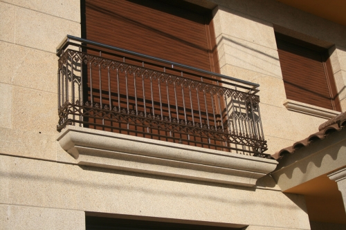 Vivienda construida con piedra país (23)