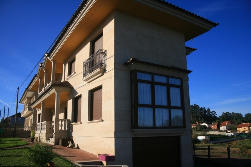 Vivienda construida con piedra país (3)