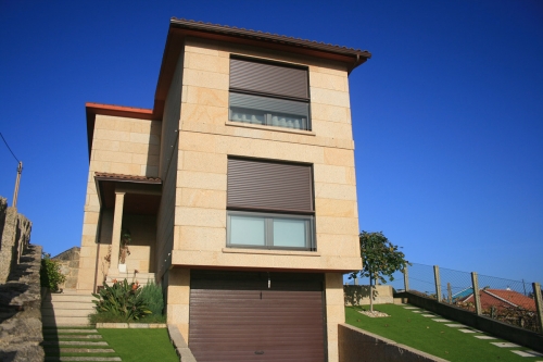 Vivienda construida con piedra país (4)