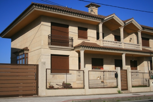 Vivienda construida con piedra país (4)