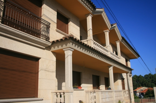 Vivienda construida con piedra país (5)