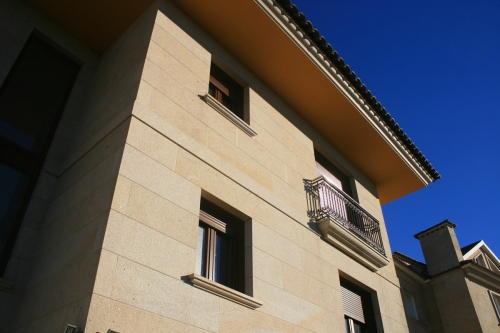 Vivienda construida con piedra país (6)